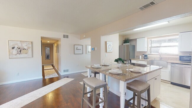 Photo - 15395 Lake Arthur Rd