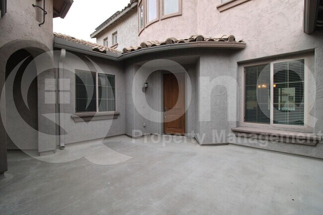 Photo - 1728 W Oberlin Way