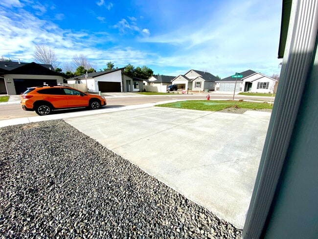 Photo - 4 Bedroom 2 Bath Single Level in Meridian Eagle & Ustick available 06/22/26