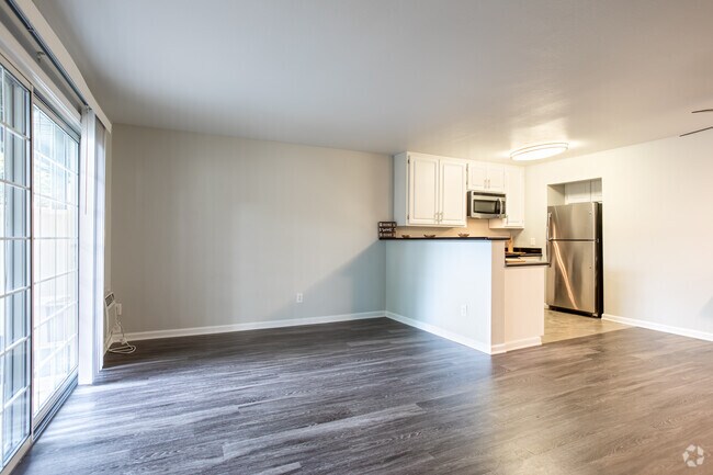 1 habitación, 1 baño - 700 pies cuadrados - Los Gatos Creek