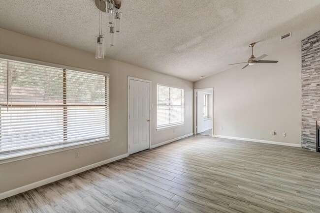 Photo - 3401 Larkspur Way