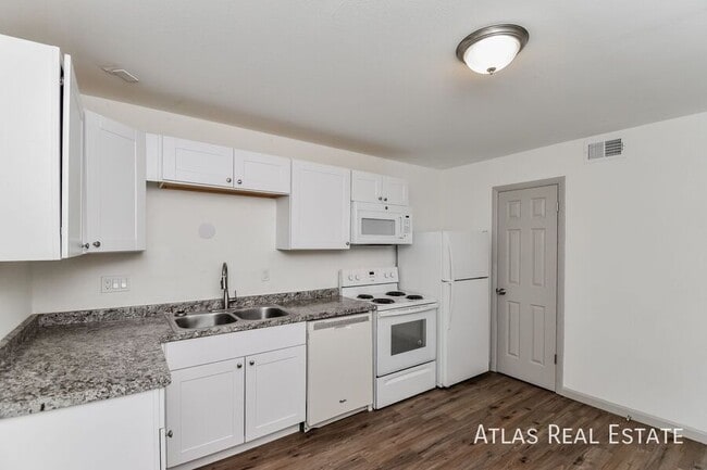 Photo - 2107 Preuss Rd Unidad D