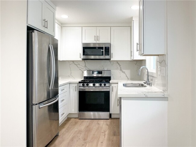 Building Photo - 206 Avenida Victoria Unit A