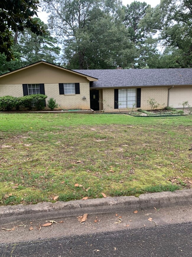 Photo - 614 Sheffield Dr House