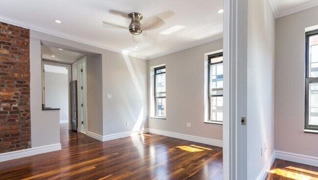 Photo - 1590 Lexington Ave Unidad 12
