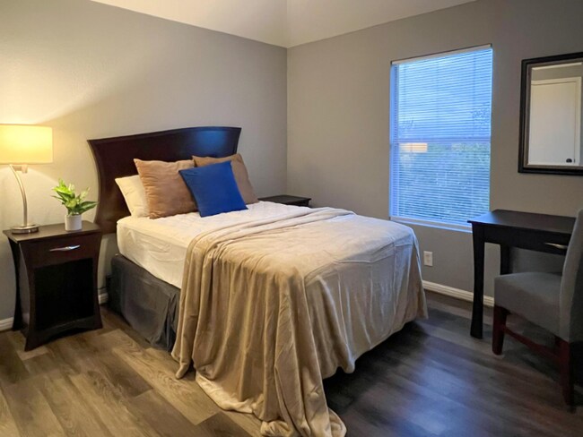 Photo - 4718 Dorchester Heights Ln