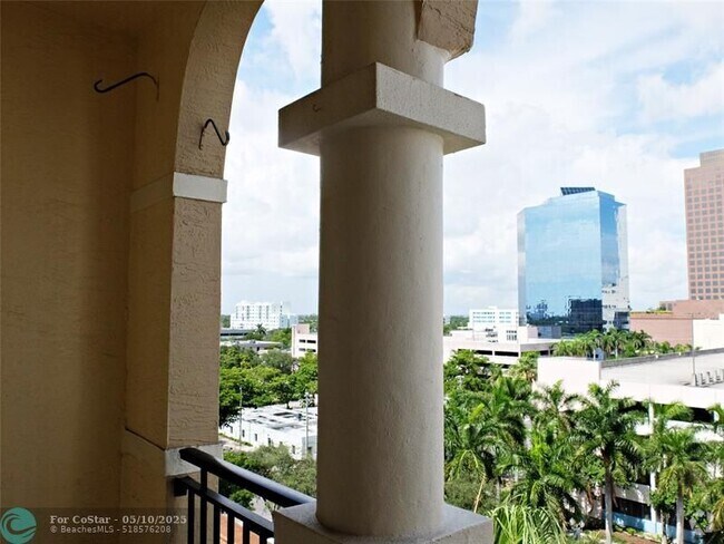 Building Photo - 520 SE 5th Ave Unit 3703 Rental