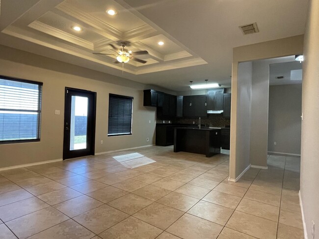 Photo - 4011 Aidin St