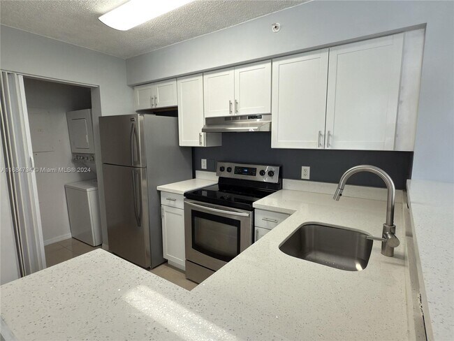 Photo - 12118 St.Andrews Pl Unidad 107