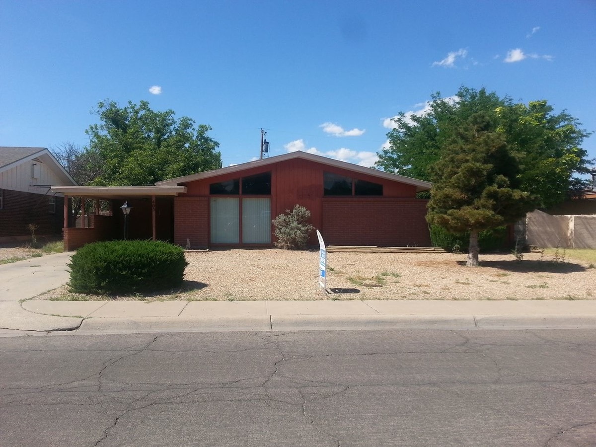 3 br, 1.5 bath House - 405 E. Linda Vista - 3 br, 1.5 bath House - 405 E. Linda Vista