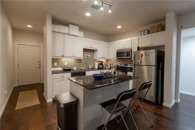 Kitchen - 2708 San Pedro St Apartment Unit 204