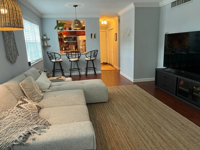 Photo - 2301 NE 14th Street Causeway Unidad 306 E