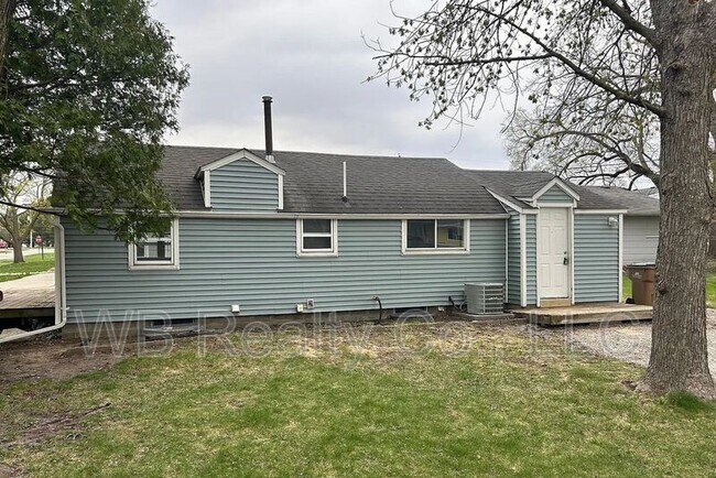 Photo - 310 SE Jacob St