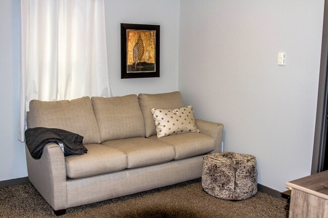 Photo - 422 1/2 W New York Ave