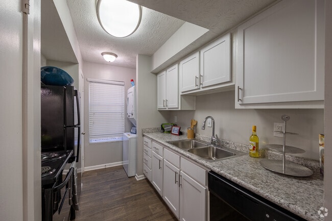 1BR, 1BA - 706SF