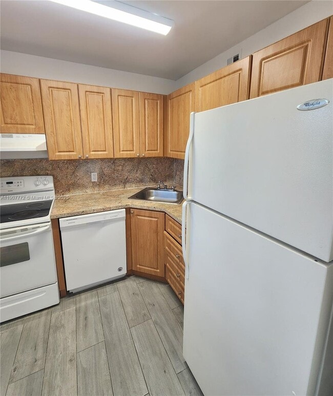 Photo - 10900 SW 196th St Unidad 312