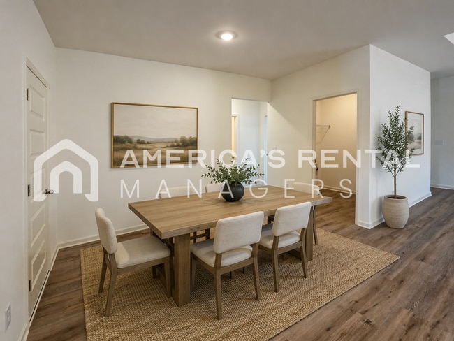 Photo - 318 Ashland Dr SW