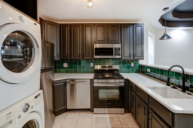 Photo - 5445 W Berks St Apartment Unit e83656ac-f148-11e9-8263-b083fedec91d