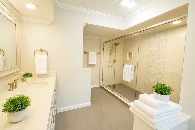 Photo - 2910 Neilson Way Unidad 307