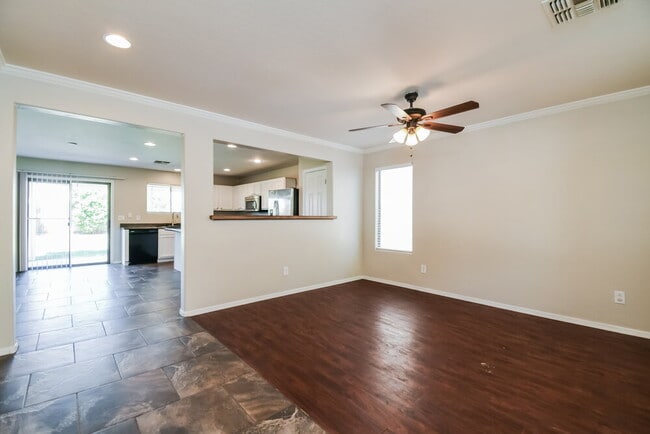 Photo - 1726 E Bradstock Way