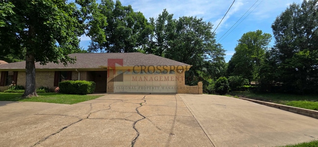 Photo - Spacious and Stunning 3 Bedroom 2 Bath Home in Longview!