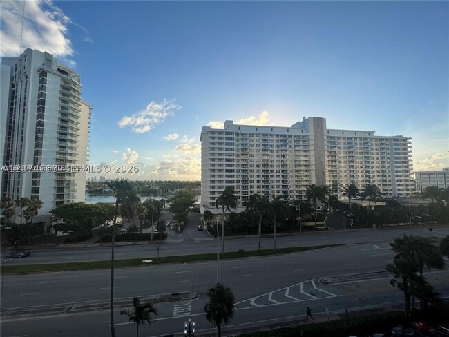 Photo - 5555 Collins Ave Unit 7T