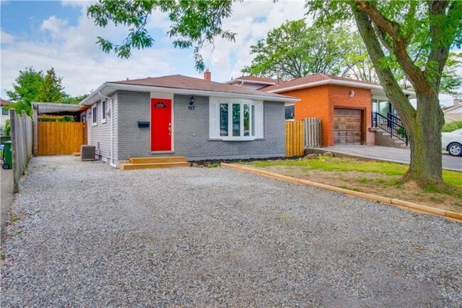 Photo - 197 Lawnhurst Dr Unit Upper