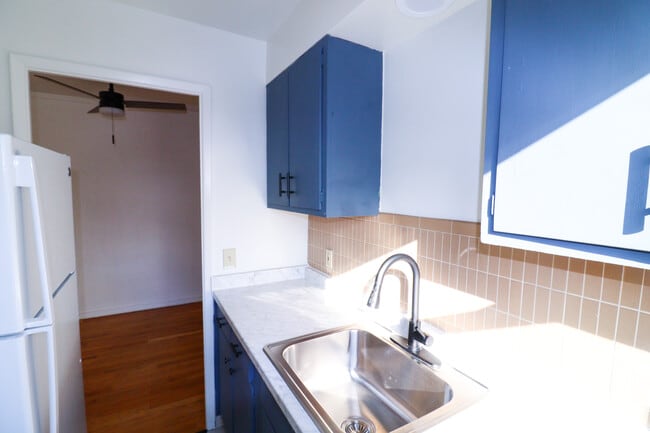 Photo - 1954 Rockland Ave