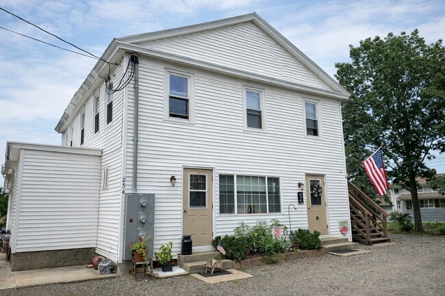 Building Photo - 234 River Dr Unit 2