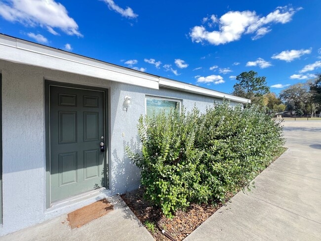 Photo - Charming 2-Bedroom, 2-Bathroom Rental in the Heart of Ocala!