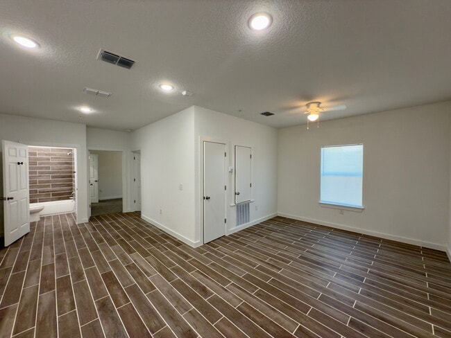 Photo - 648 Monticello Ct