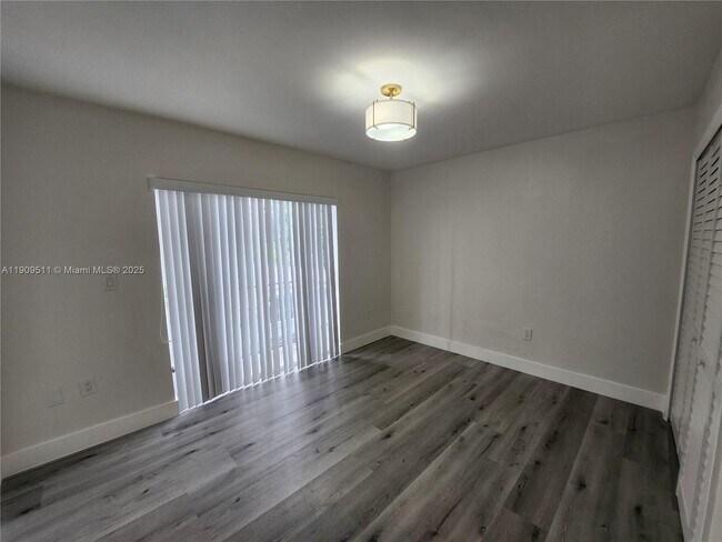 Photo - 4320 NW 11th St