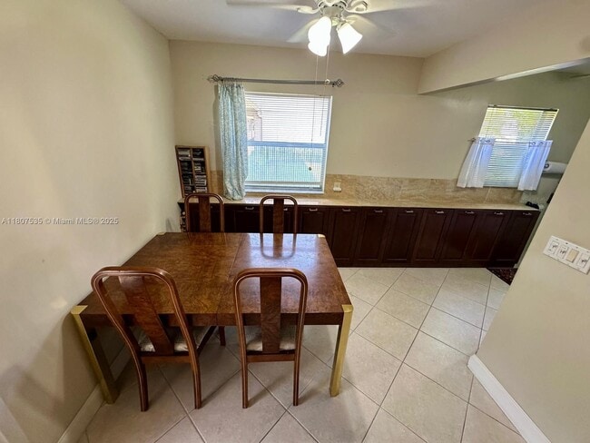 Photo - 445 Saxony Way Unit 445