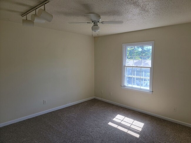 Photo - 3 Bedroom 2.5 Bathroom Townhome