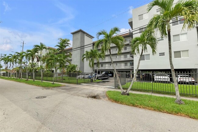 Photo - 900 SW 84th Ave Unit 412A