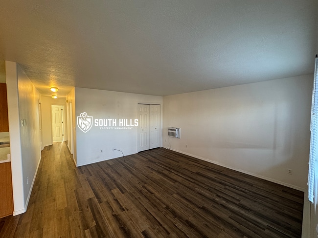 Photo - El2140 Unit 23-C
