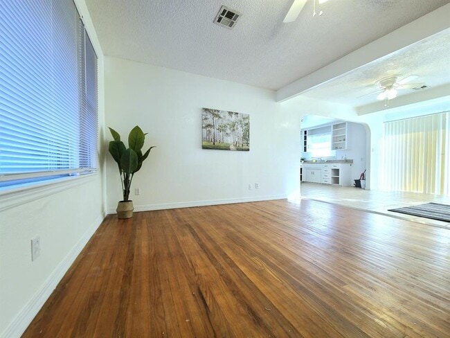 Photo - 3114 N Holman Ct