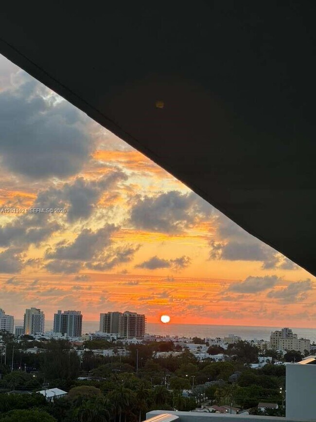Photo - 1200 West Ave Unidad PH22