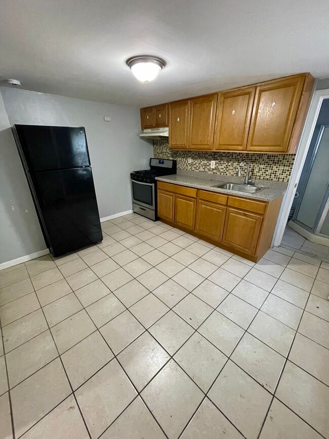 Building Photo - 44 Dudley St Unit 1R