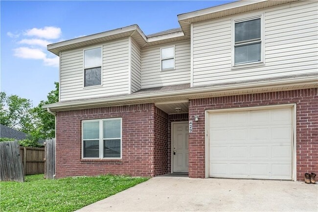 Photo - 3005 S E St Townhome