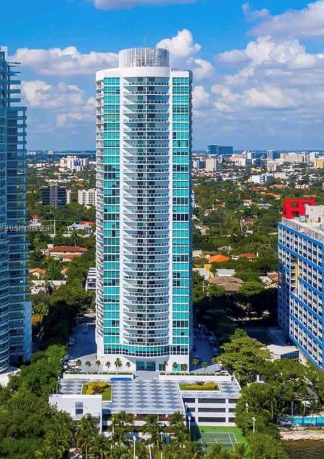 Building Photo - Furnished 1BR Condo with Stunning Bay View...