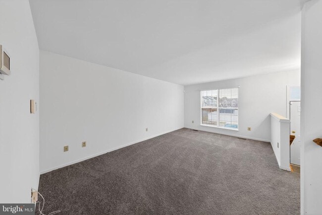 Photo - 409 Feather Dr