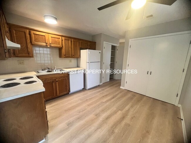 Photo - Freshly Updated 2 Bedroom Apartment