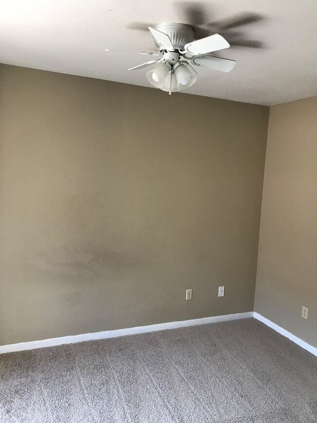 Photo - 700 Vassar Ct Unit B