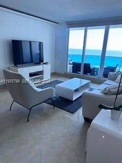 2301 Collins Ave Unit 1025