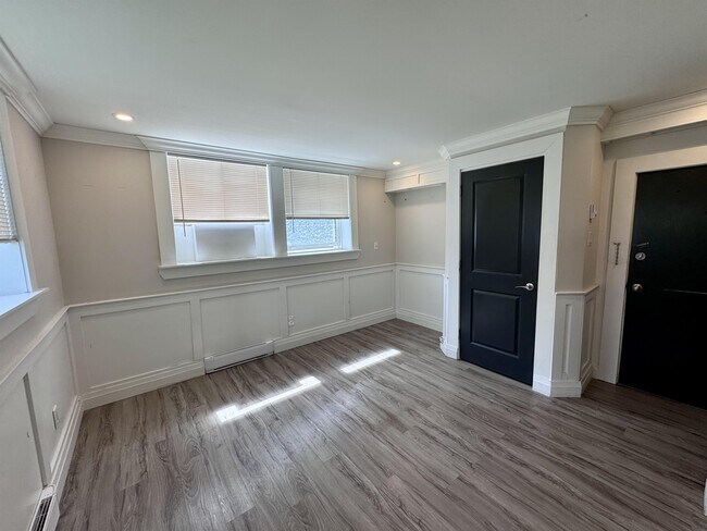 Photo - 1495 Gladstone Ave Unit 107