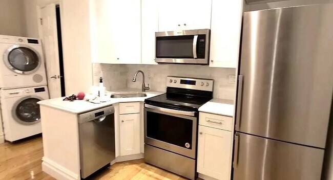 Building Photo - 3 bedroom in New York NY 10128 Unit 3B Rental