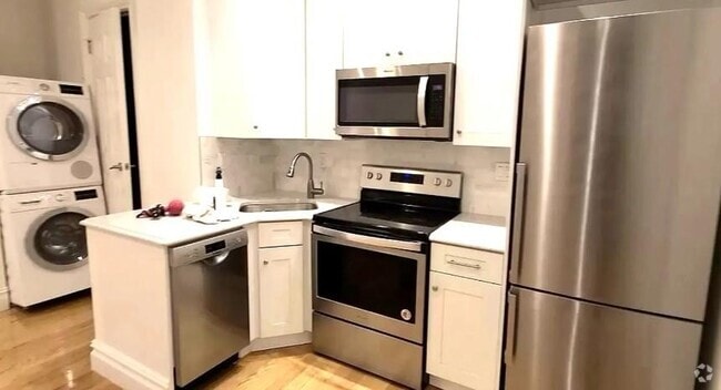 Building Photo - 3 bedroom in New York NY 10128 Unit 3B Rental