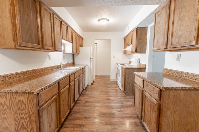 Photo - Candlewyck Apartments