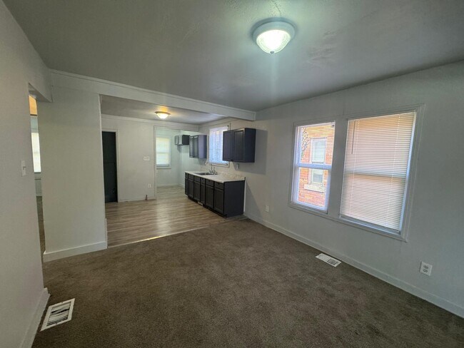 Photo - 15018 Pinehurst St